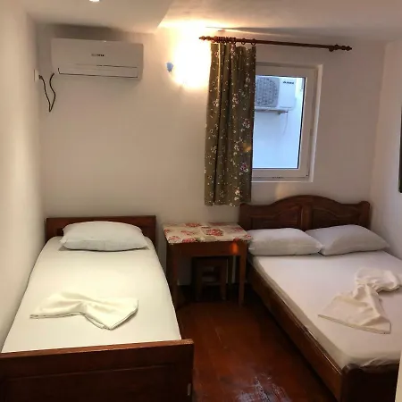 Amira Guest house